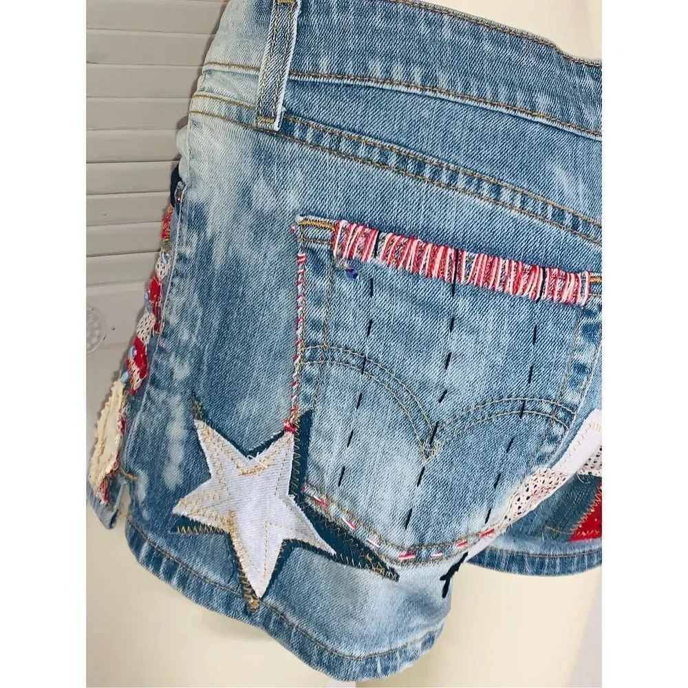 Vintage Y2K Custom‎ Levi’s Patriotic Patchwork Shorts Size 9